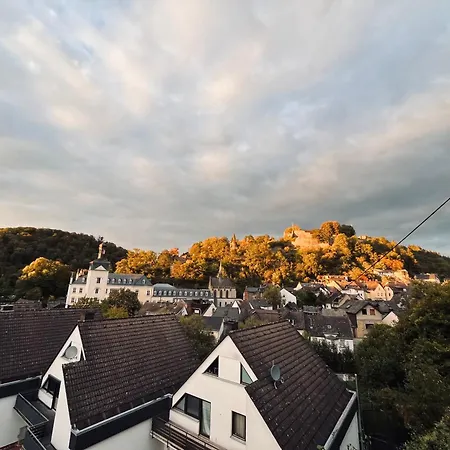 Sayntal - Blick Auf Schloss Sayn 아파트