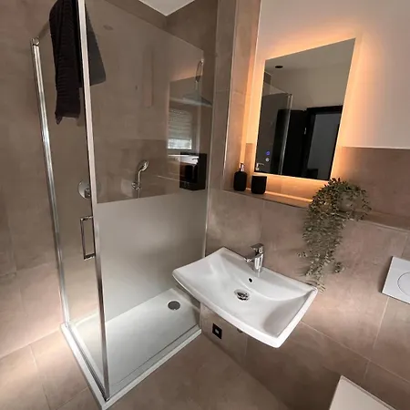 Apartment Sayntal - Blick Auf Schloss Sayn